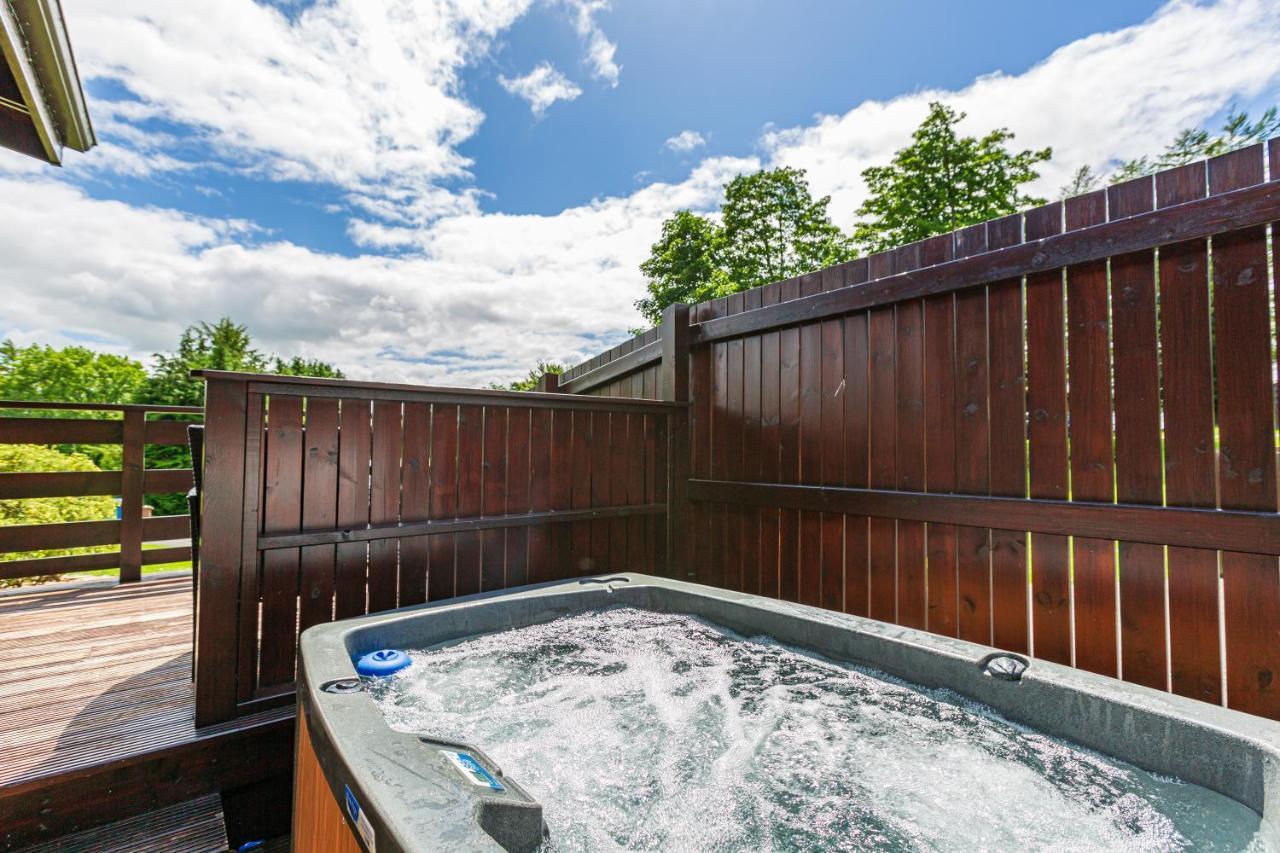 Bluebell Lodge 9 With Hot Tub Newton Stewart Bagian luar foto